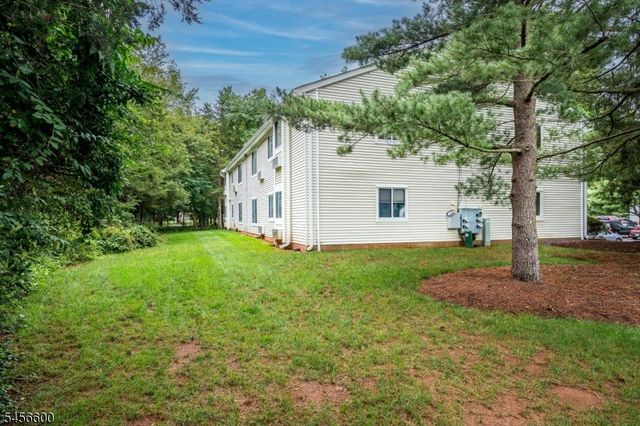 6 Norwich Pl, Franklin Twp., NJ 08873