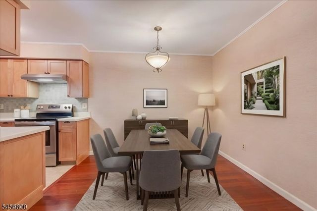 6 Norwich Pl, Franklin Twp., NJ 08873