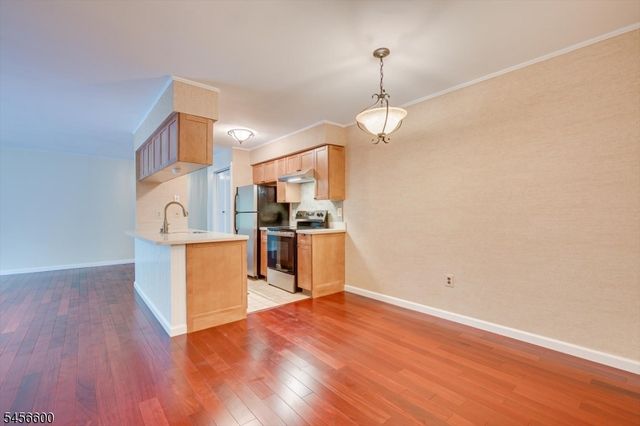 6 Norwich Pl, Franklin Twp., NJ 08873