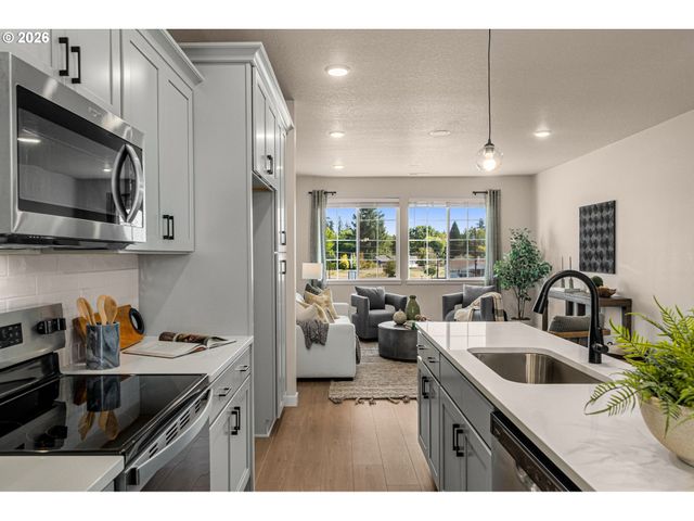 3429 Se EVERWOOD Ln, Hillsboro, OR 97123