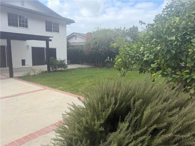 17069 Gledhill Street, Northridge, CA 91325