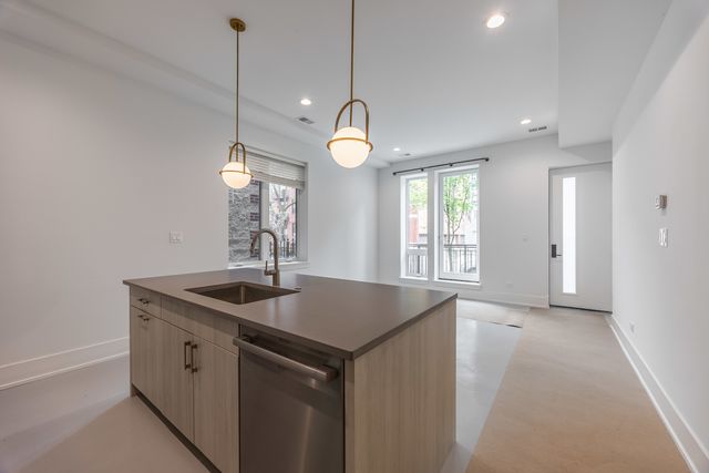 1814 W Thomas Street 1F, Chicago, IL 60622