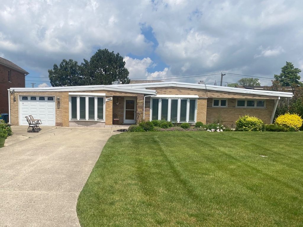 7960 W Bryn Mawr Avenue, Norwood Park Township, IL 60631
