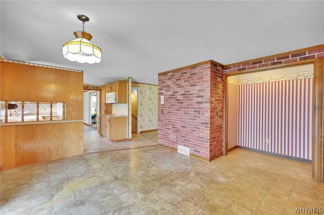 6475 Ludon Drive, Boston, NY 14075
