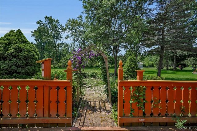 6475 Ludon Drive, Boston, NY 14075