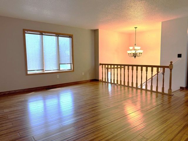 2544 10th Ave NW, Minot, ND 58703