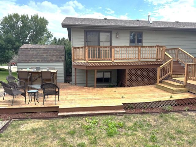 2544 10th Ave NW, Minot, ND 58703