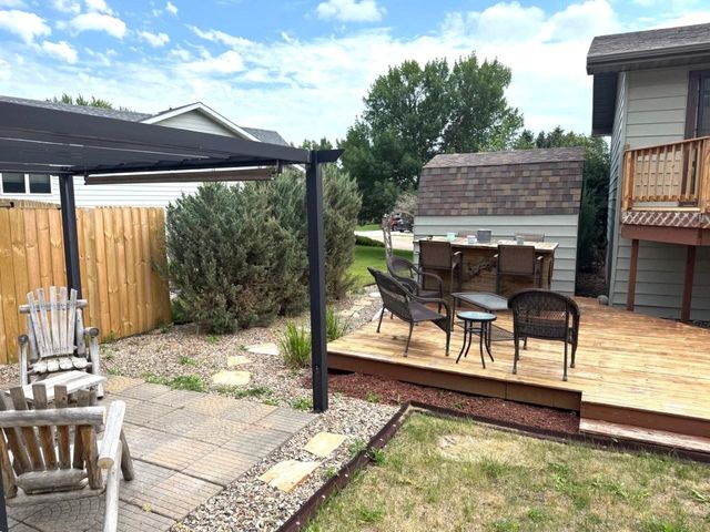 2544 10th Ave NW, Minot, ND 58703