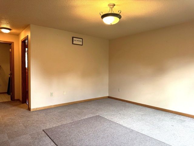 2544 10th Ave NW, Minot, ND 58703