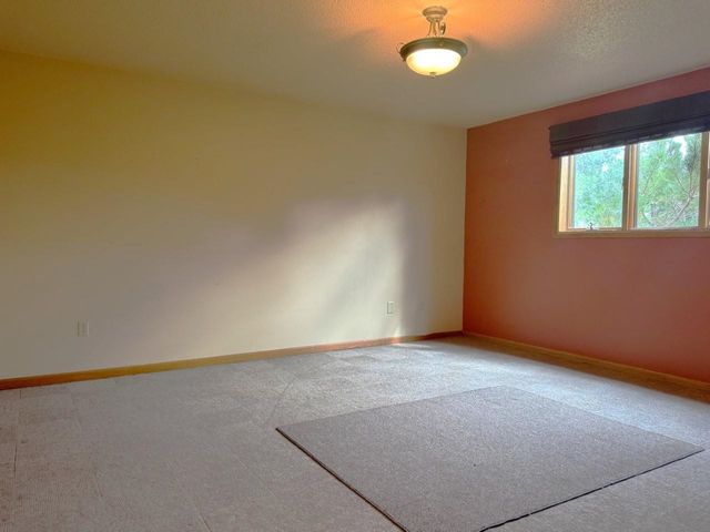 2544 10th Ave NW, Minot, ND 58703