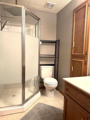 2544 10th Ave NW, Minot, ND 58703