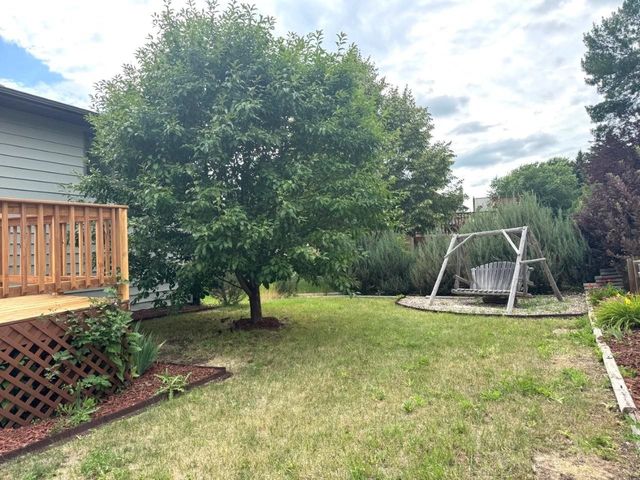 2544 10th Ave NW, Minot, ND 58703