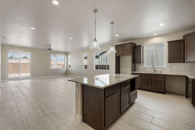 6960 Sydney Drive NE, Rio Rancho, NM 87144