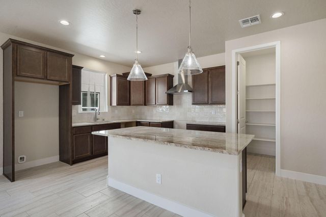 6960 Sydney Drive NE, Rio Rancho, NM 87144