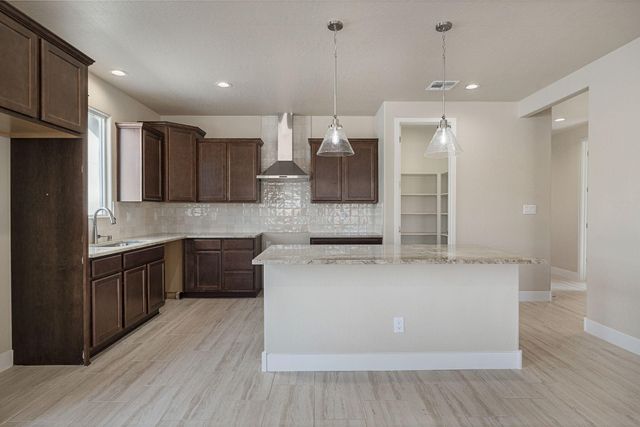 6960 Sydney Drive NE, Rio Rancho, NM 87144