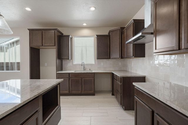 6960 Sydney Drive NE, Rio Rancho, NM 87144