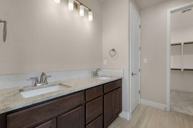 6960 Sydney Drive NE, Rio Rancho, NM 87144