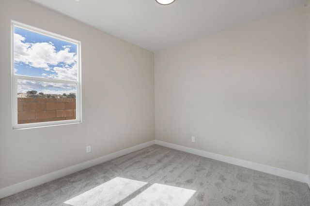 6960 Sydney Drive NE, Rio Rancho, NM 87144