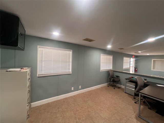 960 County Road 5021, Cleveland, TX 77327