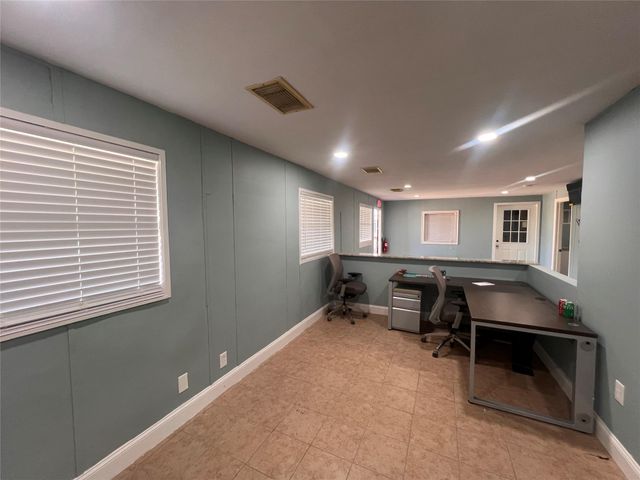 960 County Road 5021, Cleveland, TX 77327