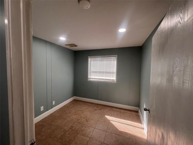 960 County Road 5021, Cleveland, TX 77327