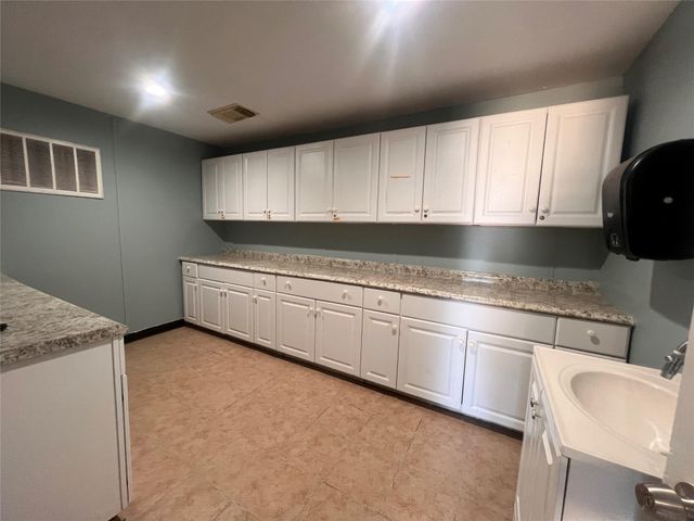 960 County Road 5021, Cleveland, TX 77327