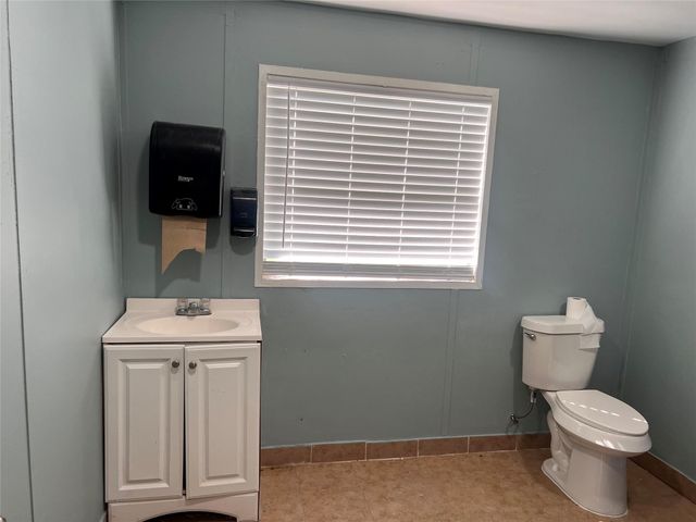 960 County Road 5021, Cleveland, TX 77327