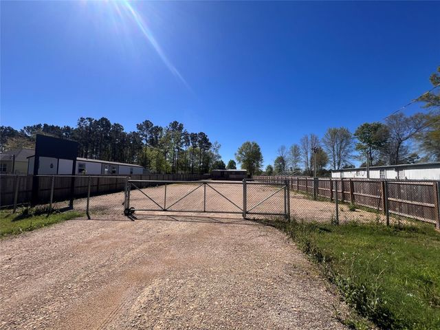 960 County Road 5021, Cleveland, TX 77327