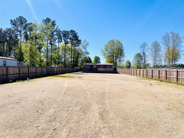 960 County Road 5021, Cleveland, TX 77327