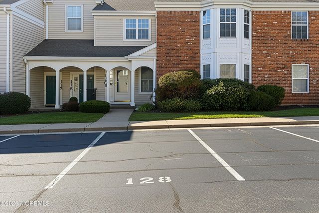 128 Tulip Lane, Freehold, NJ 07728