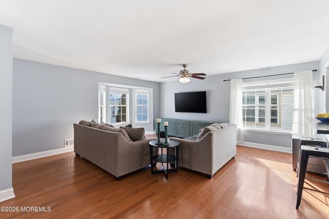 128 Tulip Lane, Freehold, NJ 07728