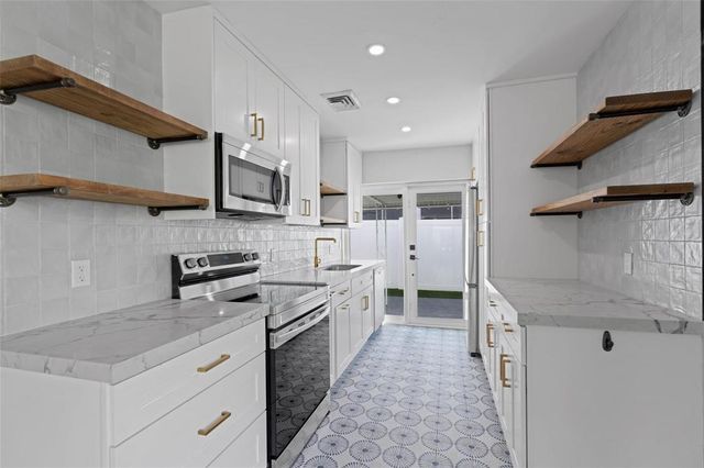 2000 SE 26th Avenue, Fort Lauderdale, FL 33316