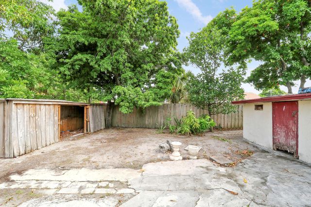 162 W 24th Street, Riviera Beach, FL 33404