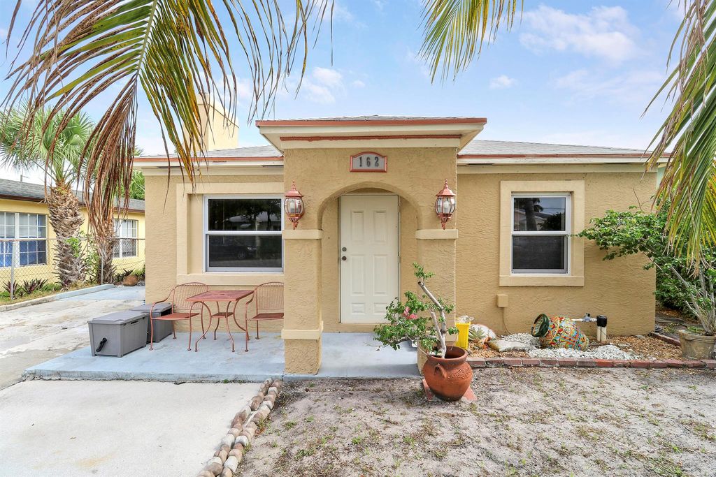 162 W 24th Street, Riviera Beach, FL 33404