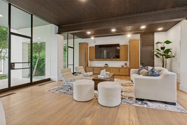 9930 Strait Lane, Dallas, TX 75220