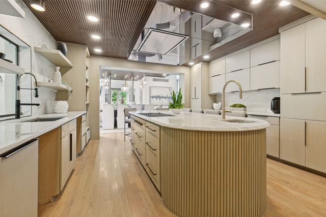 9930 Strait Lane, Dallas, TX 75220