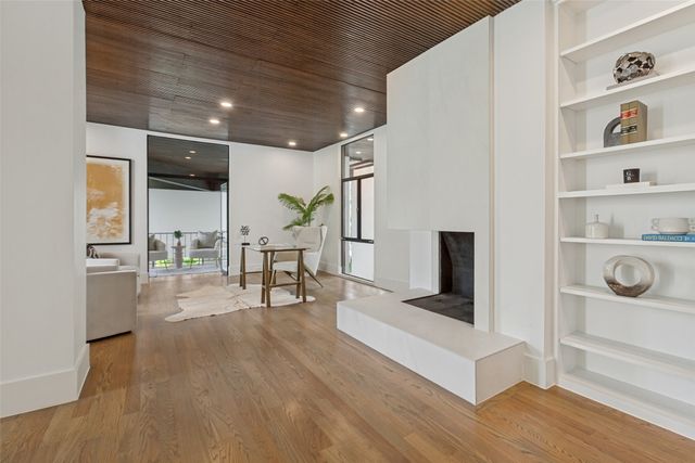 9930 Strait Lane, Dallas, TX 75220