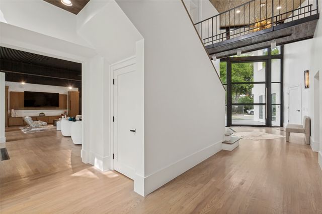 9930 Strait Lane, Dallas, TX 75220
