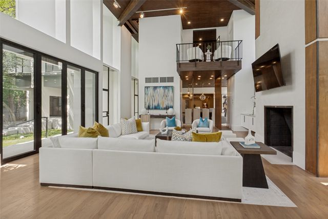 9930 Strait Lane, Dallas, TX 75220