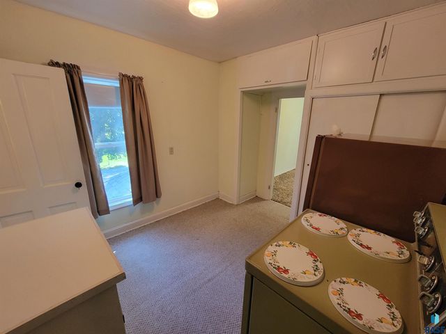 916 N Harth Ave Avenue, Madison, SD 57042