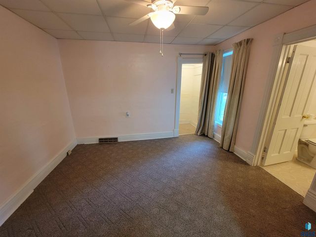 916 N Harth Ave Avenue, Madison, SD 57042