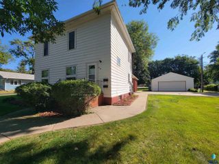 916 N Harth Ave Avenue, Madison, SD 57042