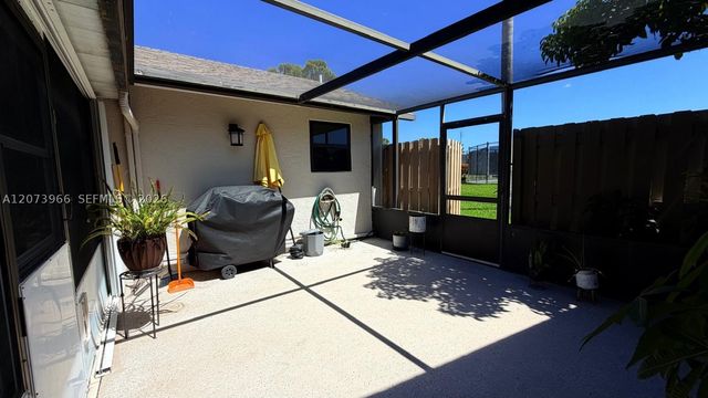 2320 NW 12th St, Delray Beach, FL 33445