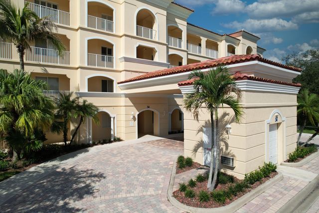 34 Harbour Isle Drive W ph06, Fort Pierce, FL 34949