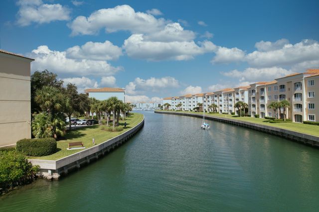 34 Harbour Isle Drive W ph06, Fort Pierce, FL 34949