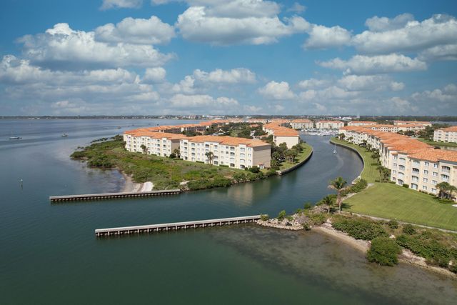 34 Harbour Isle Drive W ph06, Fort Pierce, FL 34949
