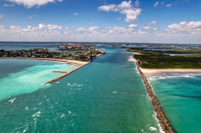 34 Harbour Isle Drive W ph06, Fort Pierce, FL 34949