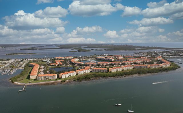 34 Harbour Isle Drive W ph06, Fort Pierce, FL 34949