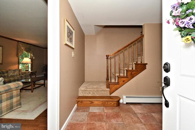 2125 UPPER RIDGE RD, Green Lane, PA 18054