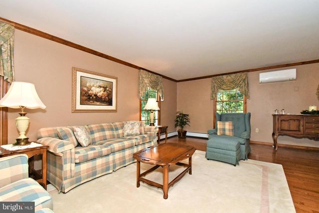 2125 UPPER RIDGE RD, Green Lane, PA 18054